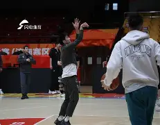 乐动体育官网-马刺独行侠全场回放视频