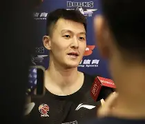 北京首钢男篮今天比赛直播